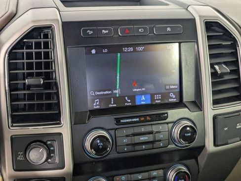 Used 2019 Ford F150 Lariat w/ Equipment Group 502A Luxury AWD/4WD image 20
