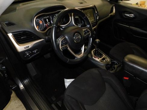 Used 2016 Jeep Cherokee 75th Anniversary image 14