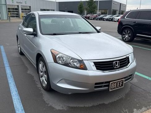 Used 2010 Honda Accord EX image 2