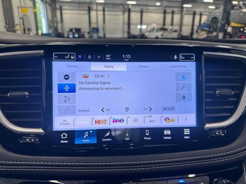 New 2026 Chrysler Pacifica Limited w/ S Appearance Package FWD image 32