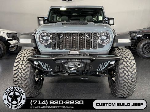 Used 2026 Jeep Wrangler Unlimited Rubicon AWD/4WD image 3