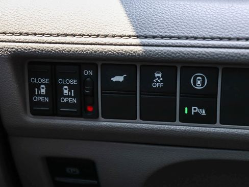 Used 2023 Honda Odyssey Touring image 32