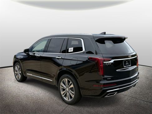 New 2025 Cadillac XT6 Premium Luxury image 4