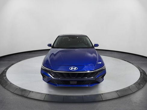 Used 2025 Hyundai Elantra SEL FWD image 2