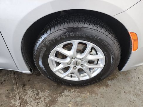 Used 2022 Chrysler Pacifica Touring-L FWD image 45