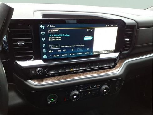 Used 2023 Chevrolet Silverado 1500 LT image 9