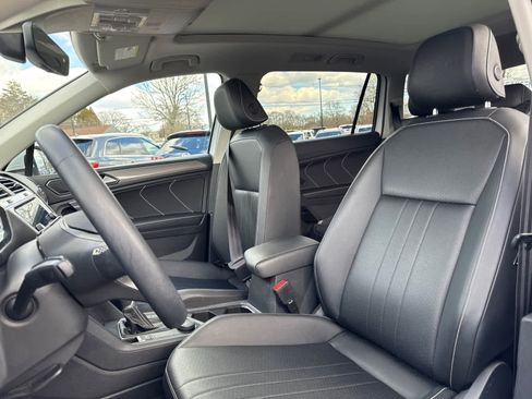 Used 2023 Volkswagen Tiguan SE image 13