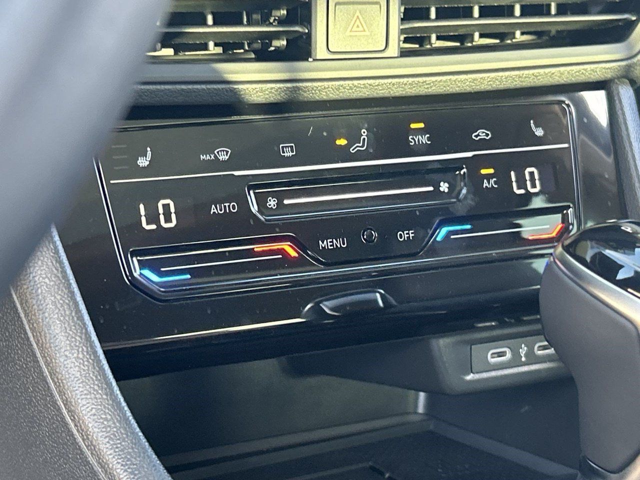 New 2027 Volkswagen Jetta SE FWD image 24