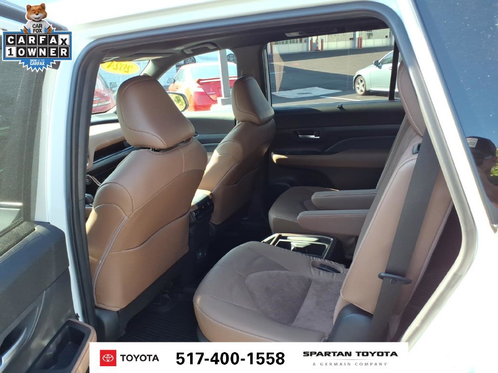Used 2024 Toyota Grand Highlander AWD Hybrid image 12