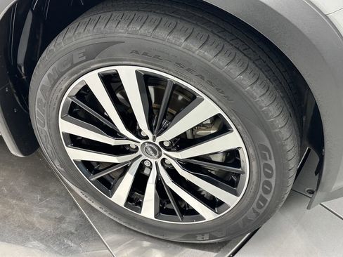 Used 2023 Nissan Pathfinder Platinum image 13