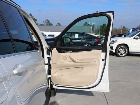 Used 2015 BMW X5 xDrive35d image 31