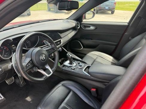 Used 2022 Alfa Romeo Giulia Sprint AWD/4WD image 18