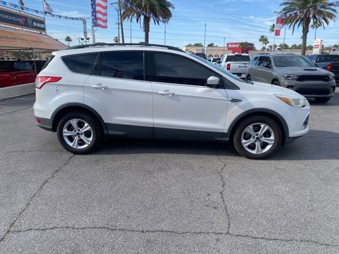 Used 2016 Ford Escape SE w/ SE Leather Comfort Package FWD image 4