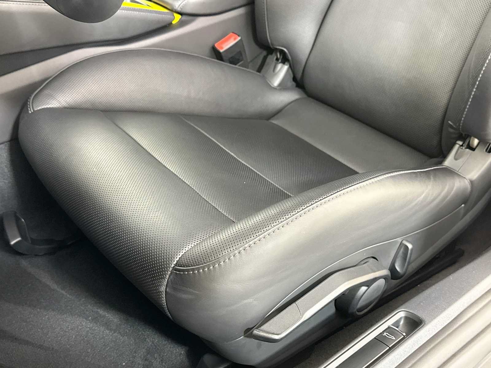 Certified 2023 Porsche 718 Cayman RWD image 13