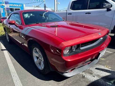 Used 2010 Dodge Challenger R/T RWD image 1