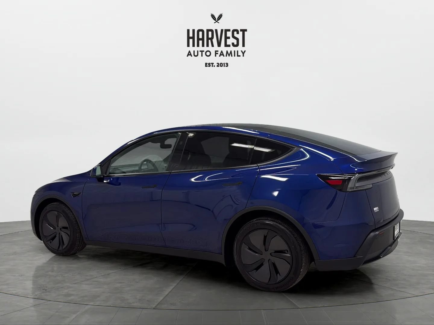 Used 2026 Tesla Model Y AWD image 3