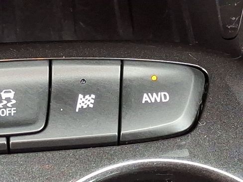 Used 2024 Chevrolet TrailBlazer RS w/ Driver Confidence Package image 25