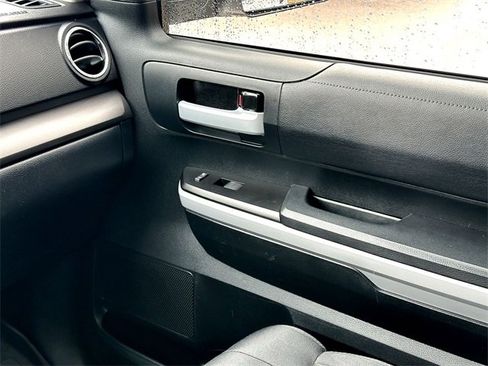 Used 2018 Toyota Tundra SR5 image 25