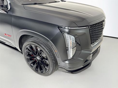 Used 2025 Cadillac Escalade V w/ LPO, Floor Liner Package AWD/4WD image 33