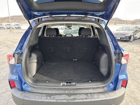 Used 2022 Ford Escape SE w/ SE Sport Appearance Package image 27