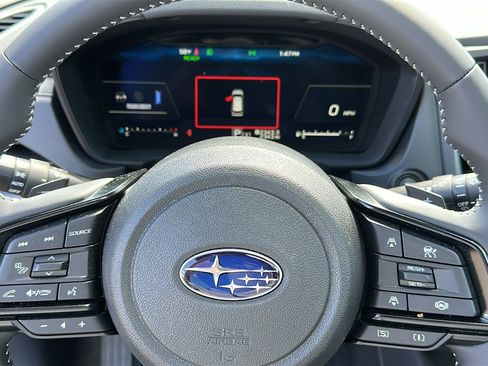 Used 2025 Subaru Forester Premium AWD/4WD image 12