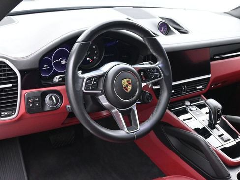 Used 2023 Porsche Cayenne Coupe AWD/4WD image 23