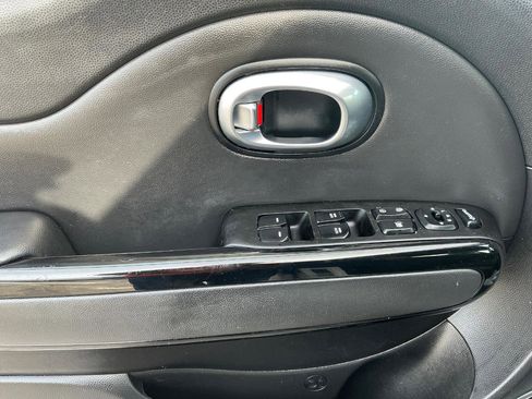 Used 2014 Kia Soul ! w/ Sun & Sound Package image 15