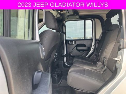 Used 2023 Jeep Gladiator Willys image 17