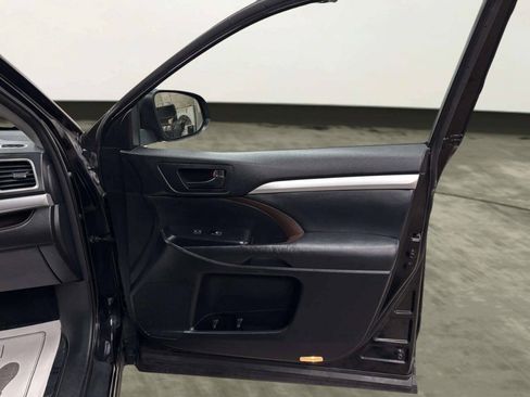 Used 2015 Toyota Highlander Plus AWD/4WD image 22