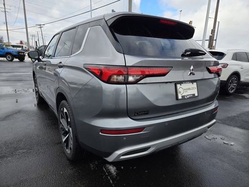 Used 2022 Mitsubishi Outlander SE image 7