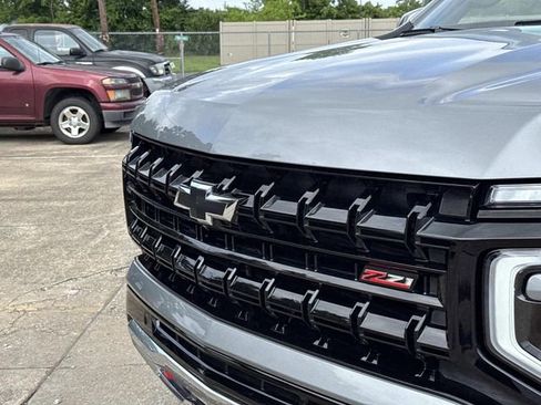 Used 2025 Chevrolet Tahoe Z71 AWD/4WD image 3