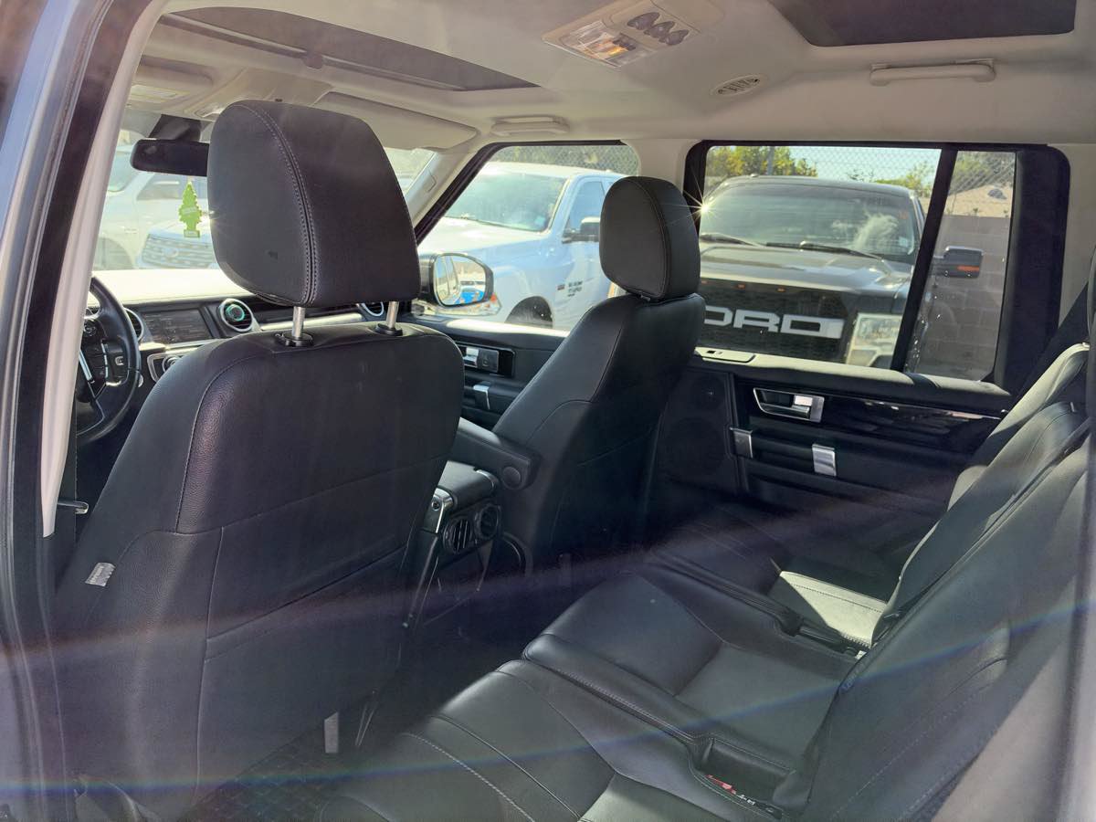 Used 2015 Land Rover LR4 HSE AWD/4WD image 24
