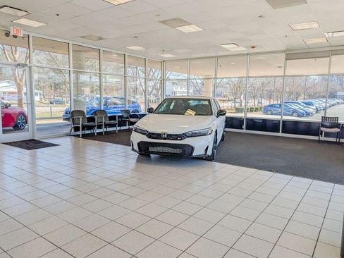 Used 2025 RAM 1500 Laramie image 22