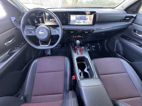 Certified 2025 Nissan Kicks SR FWD image 19