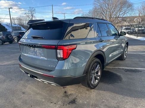 Used 2025 Ford Explorer Active w/ Active Comfort Package image 7