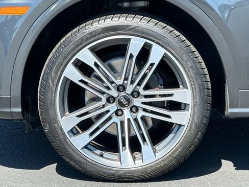 Used 2019 Audi SQ5 Premium Plus w/ Premium Plus Package AWD/4WD image 30