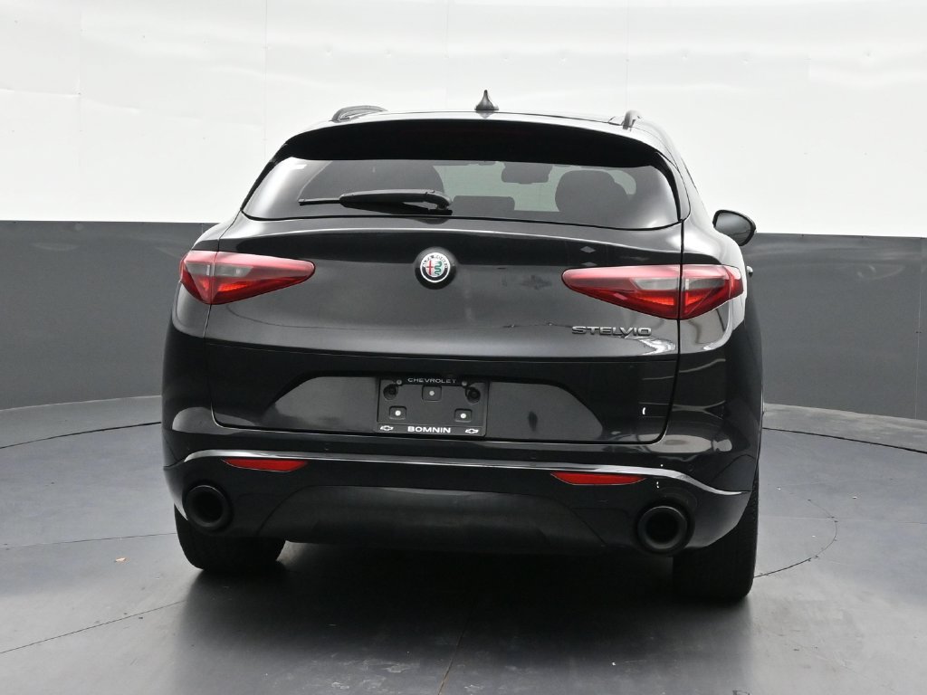 Used 2020 Alfa Romeo Stelvio Sport w/ Quick Order Package 22K Sport RWD image 4