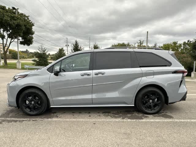 Used 2026 Toyota Sienna XLE Woodland Edition AWD/4WD image 2