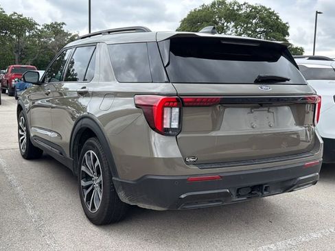 Used 2026 Ford Explorer ST-Line w/ Premium Package RWD image 7