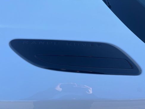 Used 2023 Land Rover Range Rover Velar R-Dynamic S image 38
