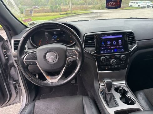 Used 2021 Jeep Grand Cherokee Laredo X image 11