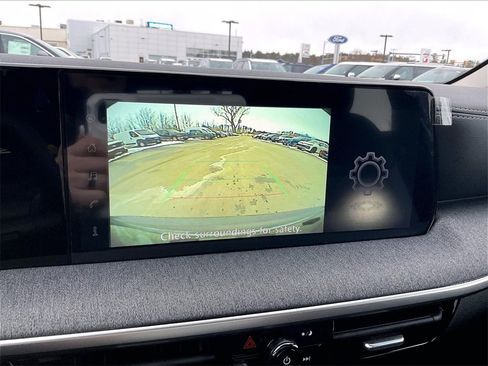 Used 2025 Nissan Kicks SV image 18