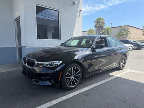 Used 2022 BMW 330e w/ Driving Assistance Package RWD image 1
