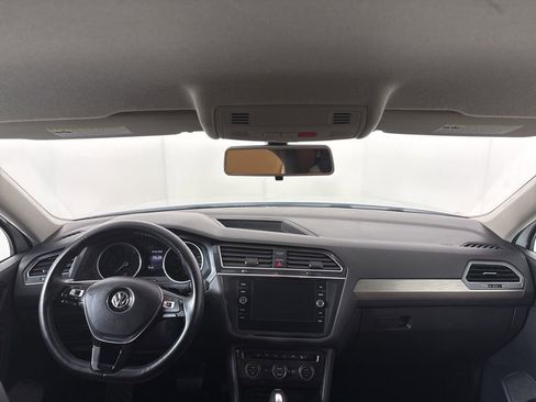 Used 2018 Volkswagen Tiguan SE image 19