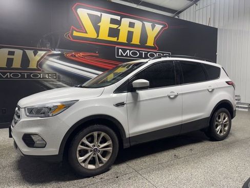 Used 2018 Ford Escape SEL FWD image 2