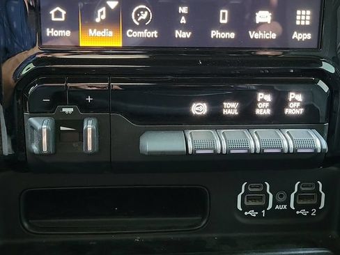 Used 2022 RAM 2500 Limited AWD/4WD image 15