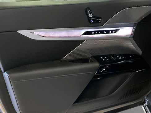 Certified 2023 BMW 740i RWD image 20