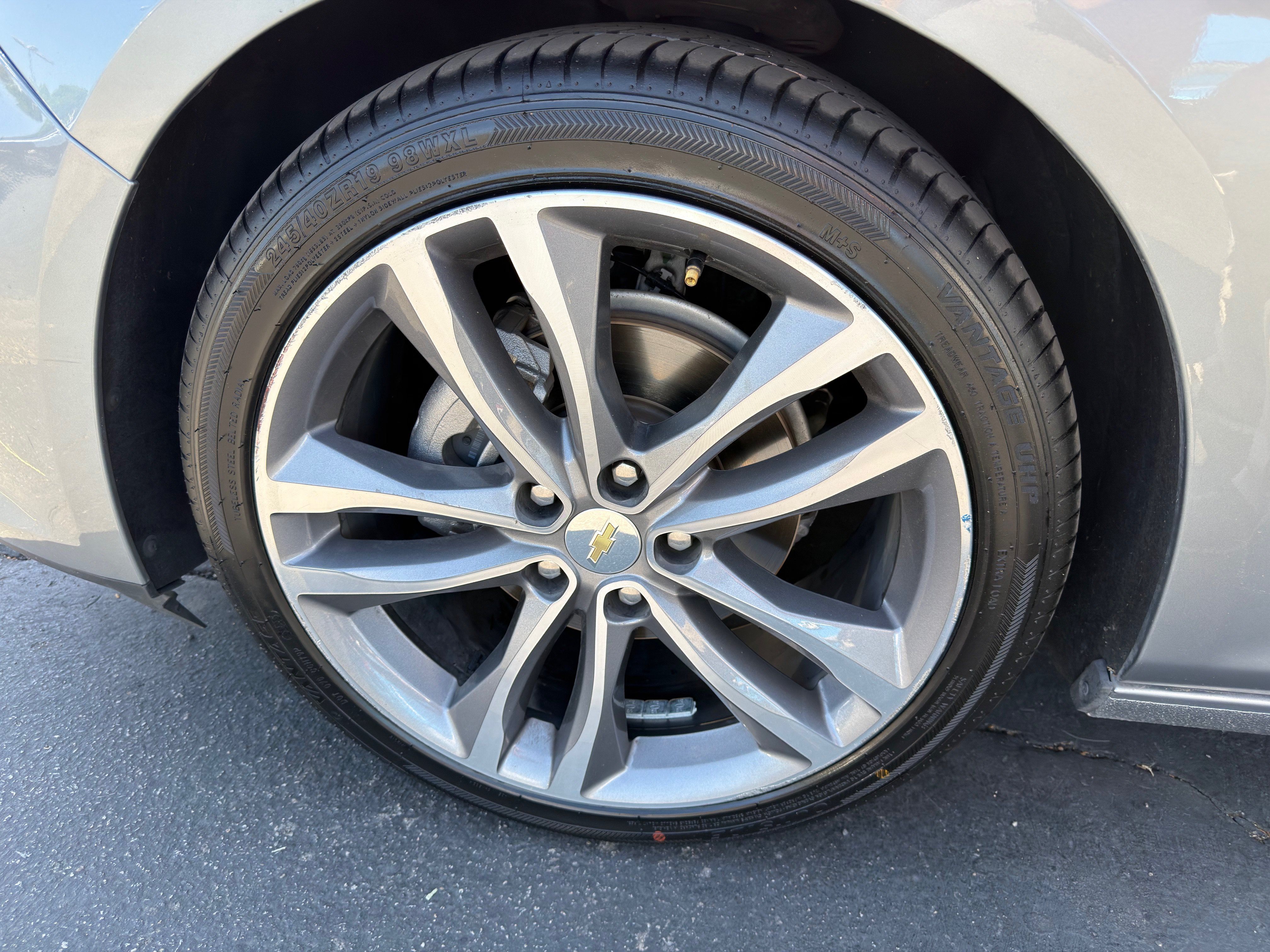 Used 2024 Chevrolet Malibu LT FWD image 38