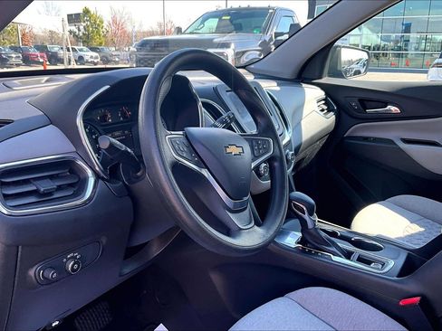 Used 2022 Chevrolet Equinox LS image 14