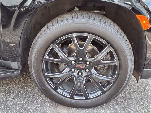 Used 2023 GMC Yukon XL Denali AWD/4WD image 4